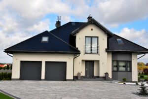 Montaż bramy garażowej segmentowej KRISPOL w Łodzi